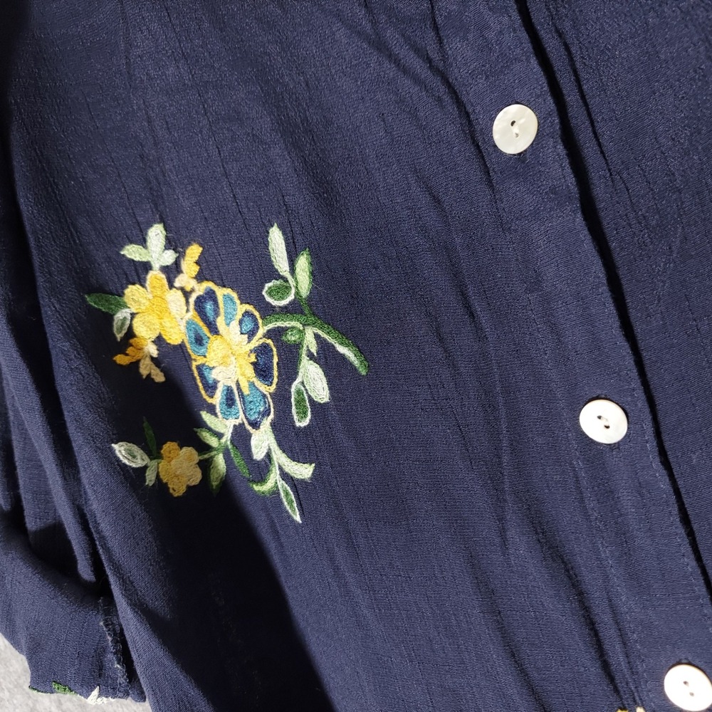Anthropologie Figueroa & Flower Blouse M Navy Crepe Embroidered Roll Tab Sleeve - Picture 3 of 7